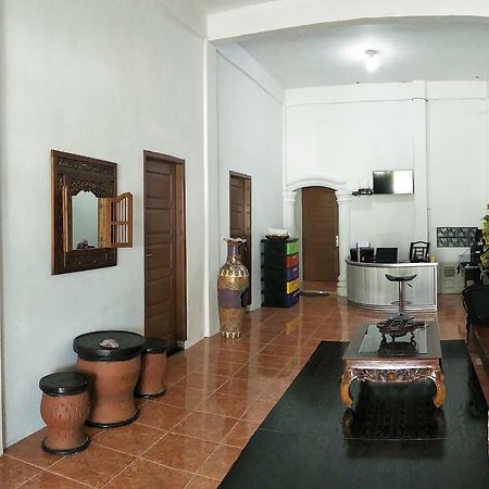 Kana Hasya Homestay "Rumoh Jamee" Meulaboh Extérieur photo
